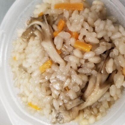 土鍋で炊きました！土鍋で炊き込みご飯はやっぱりちょっとコツがいりましたが、美味しくできました！